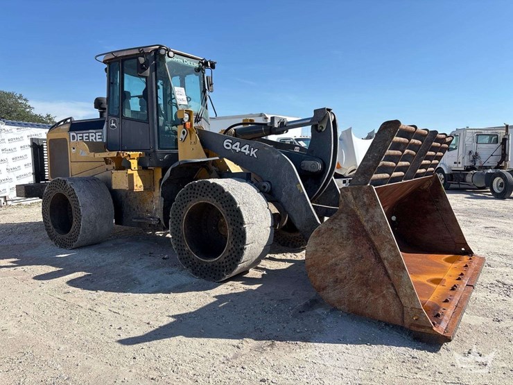 2014-deere-644k-image-2
