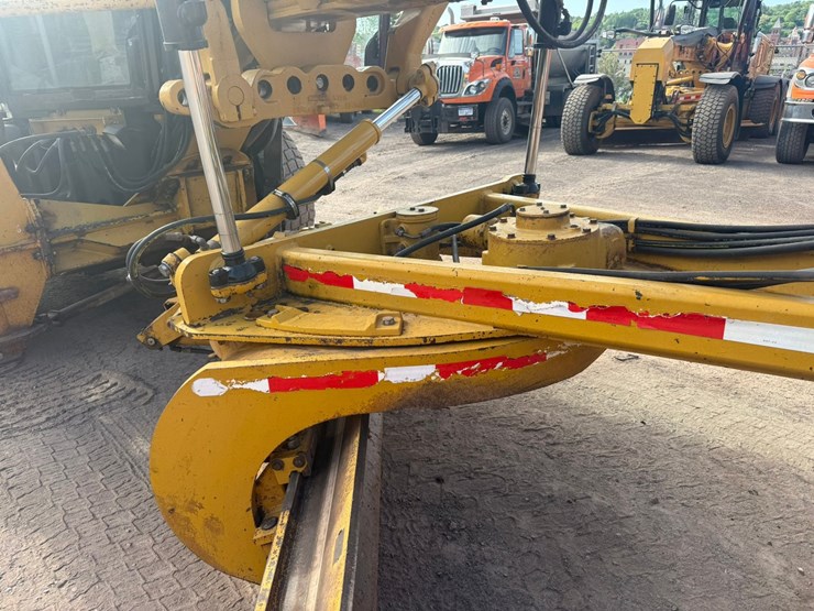 caterpillar-160m-image-47