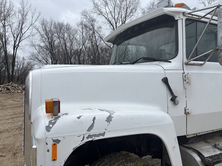 1997-ford-lt8000-image-8
