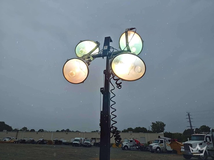 2020-allmand-bros-night-lite-v-series-image-15