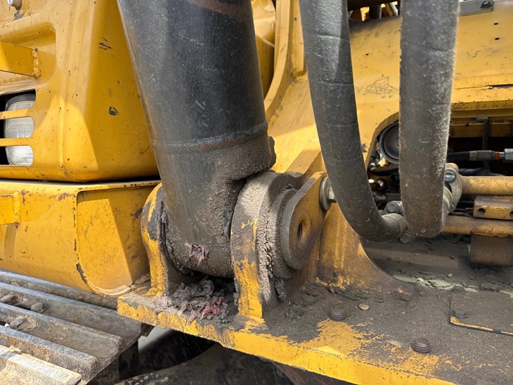 2017-caterpillar-336fl-image-23