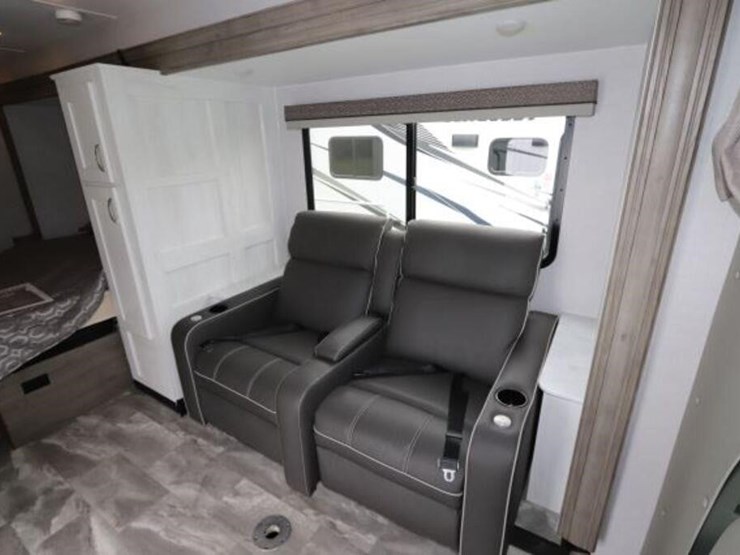 2024-ford-transit-image-17