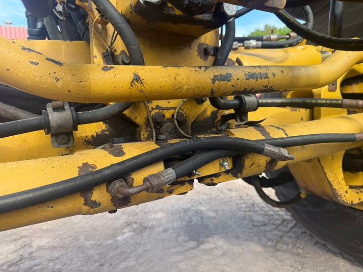 caterpillar-160m-image-72