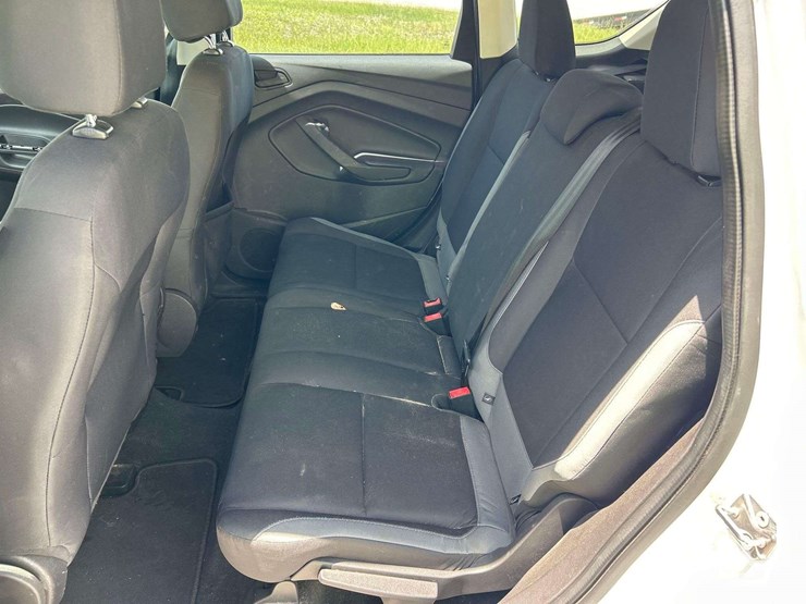 2015-ford-escape-image-19
