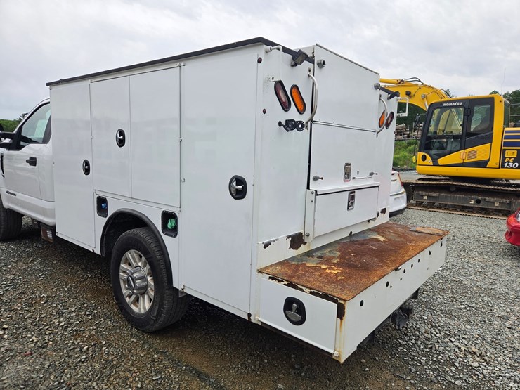 2019-ford-f350-xlt-image-13
