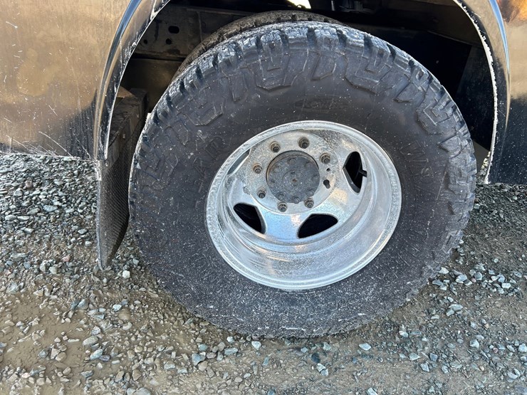 2020-chevrolet-3500-image-62