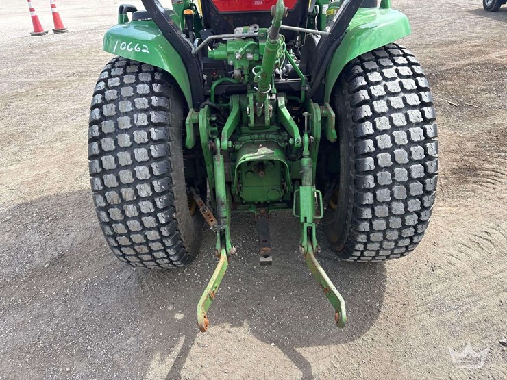 2018-john-deere-3039r-image-16