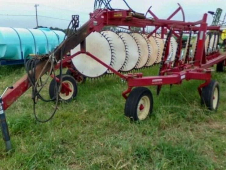 rowse-16-wheel-rake,-missing-one-wheel-image-1