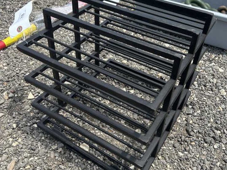 #218-•-metal-grid-frame-image-4