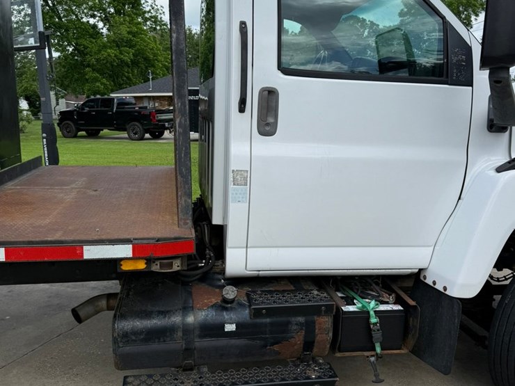 #1404-•-2006-gmc-6500-chip-box-truck-image-4