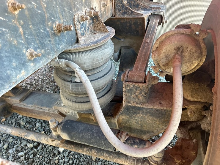 2001-mack-rd688s-image-31