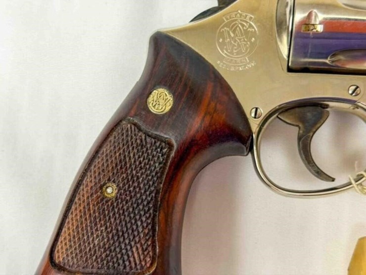 smith-&-wesson-revolver-image-12