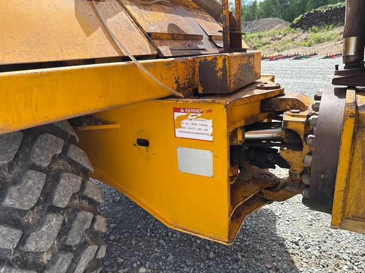 jcb-712-image-36