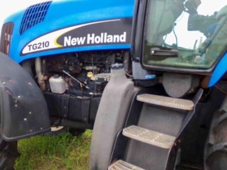 new-holland-tg210-image-13