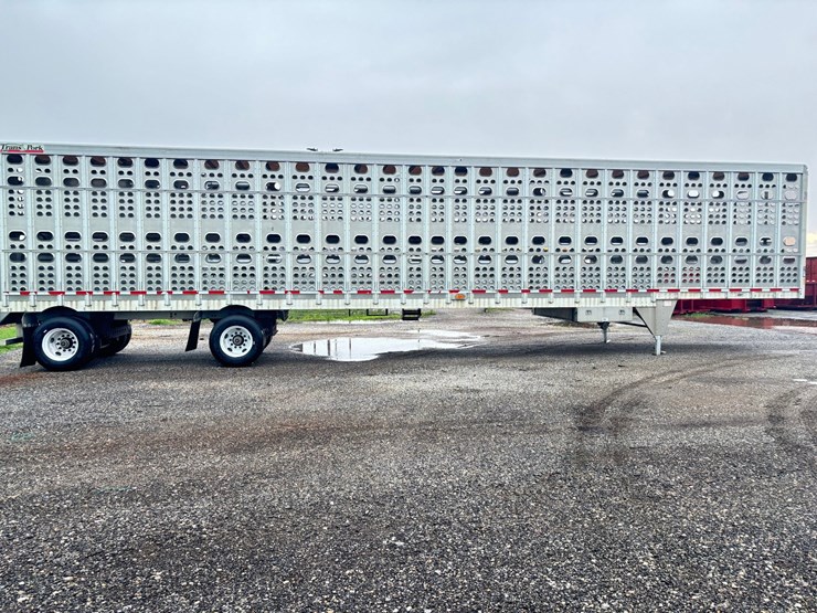 2017-eby-livestock-trailer-image-4
