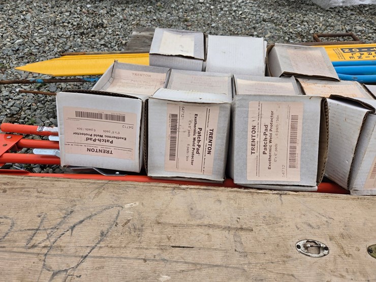 #6106-•-pallet-of-misc.-items-image-5