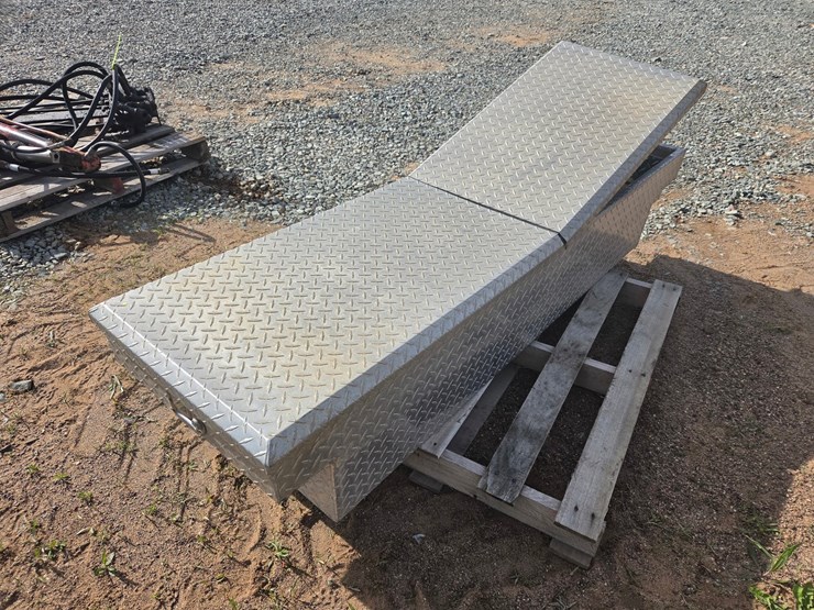 #6187-•-truck-tool-box-image-2
