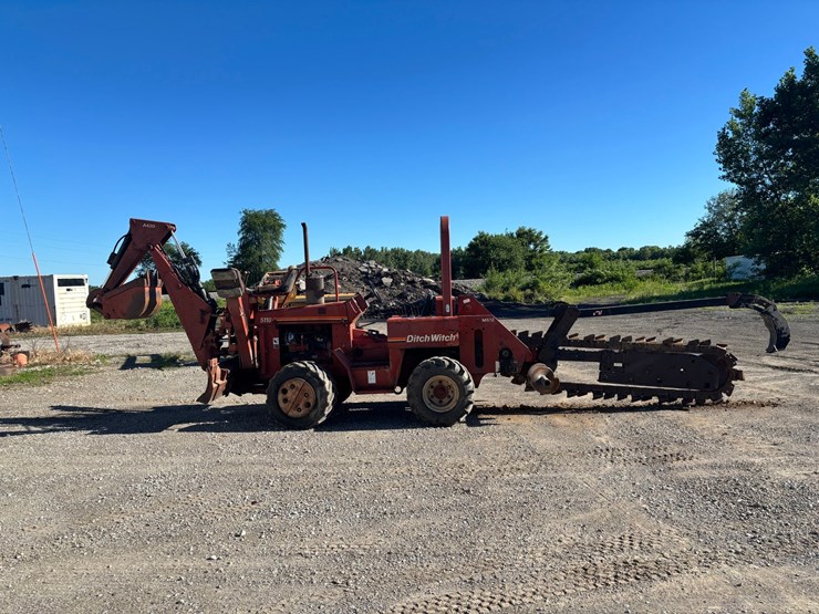 2001-ditch-witch-5110-image-1