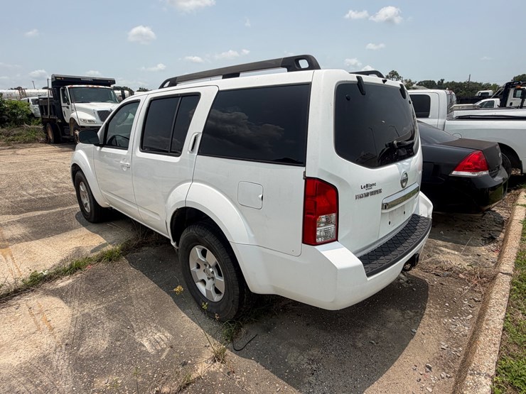 2008-nissan-pathfinder-image-4