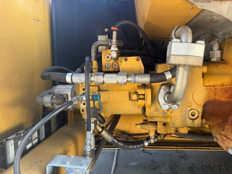 #1298-•-caterpillar-m318d-material-handler-image-31