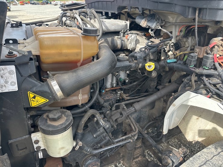 2013-international-durastar-4300-image-68