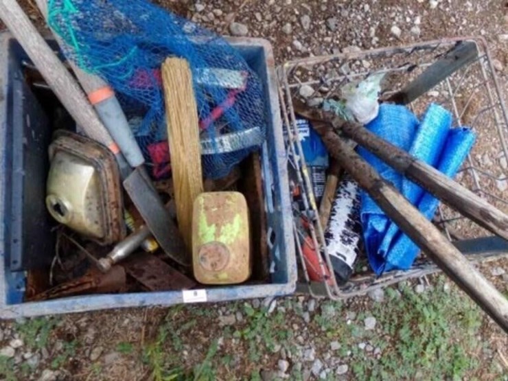 2-boxes,-misc.-tools,-vise-grips,-garden-tools-image-1