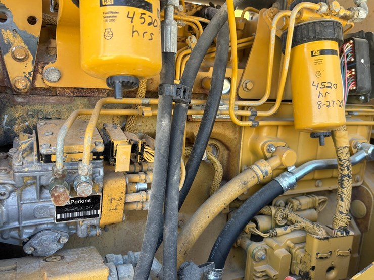 caterpillar-cs-563e-image-31