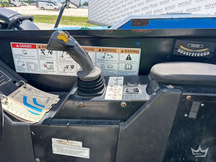 2019-genie-gth1056-image-11
