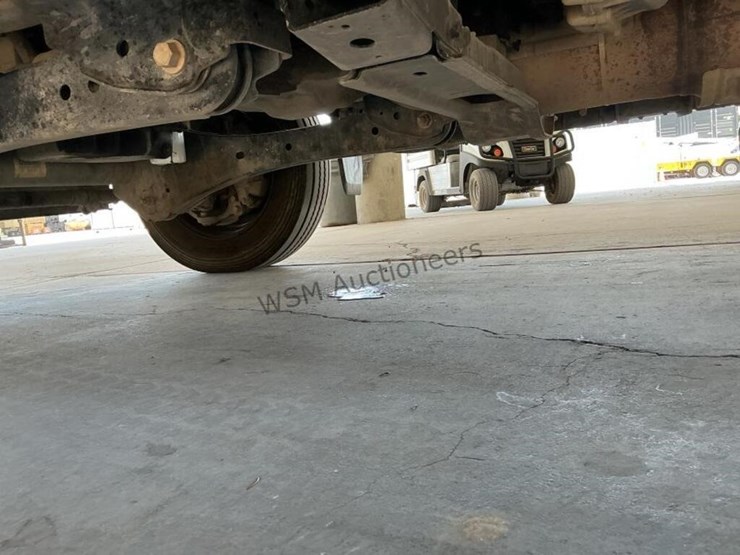 2017-ford-f550-image-28