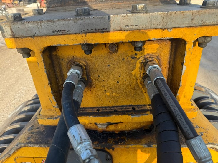 #1298-•-caterpillar-m318d-material-handler-image-13