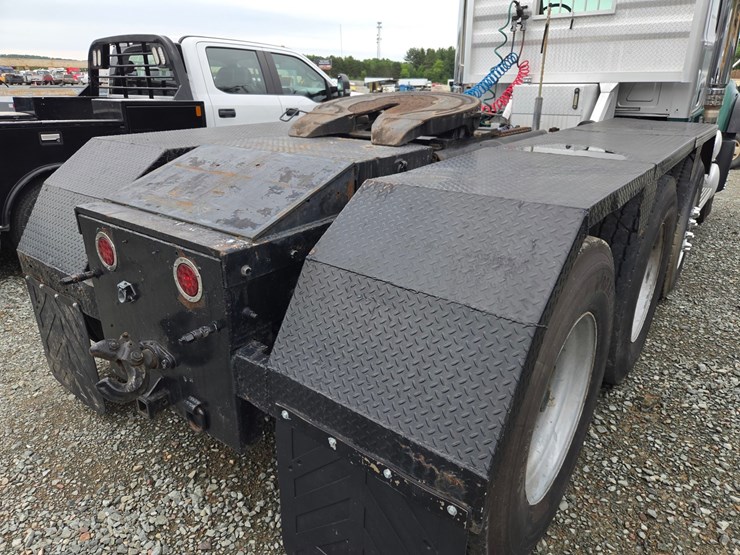 2007-mack-granite-cv713-image-27