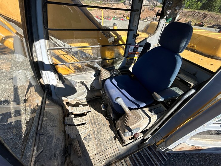 2000-deere-200-lc-image-73