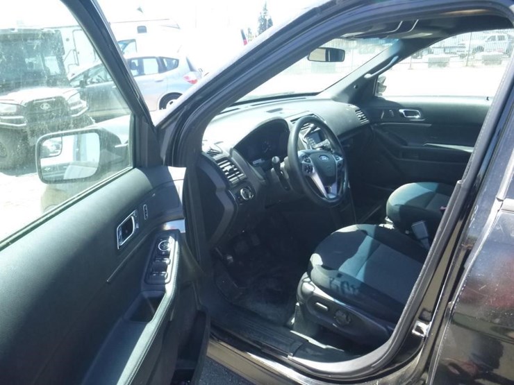 2013-ford-explorer-image-5