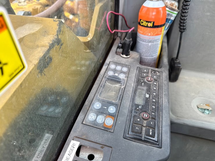 2017-caterpillar-336fl-image-69