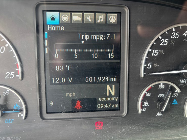 2021-freightliner-cascadia-126-image-55