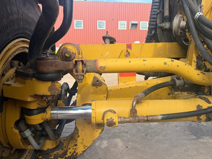 caterpillar-160m-image-71