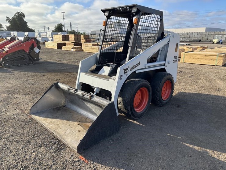 bobcat-743-image-1