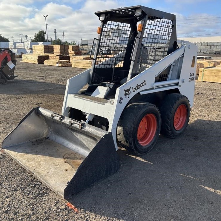 BOBCAT 743