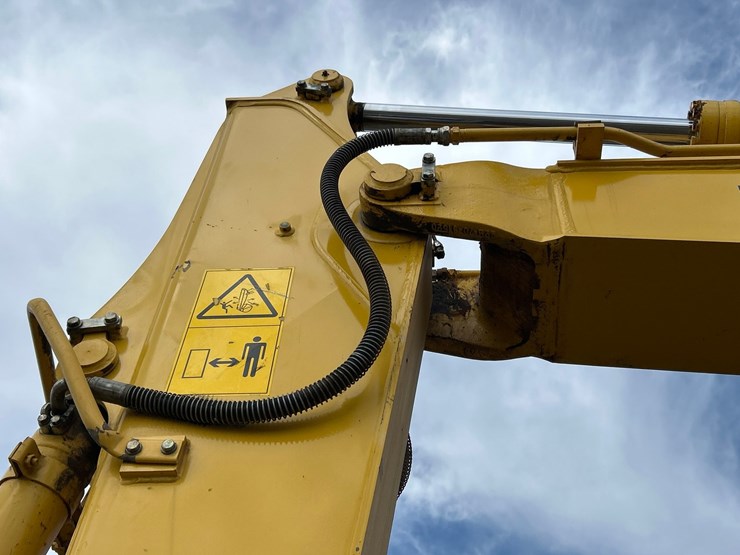 komatsu-pc130-11-image-23