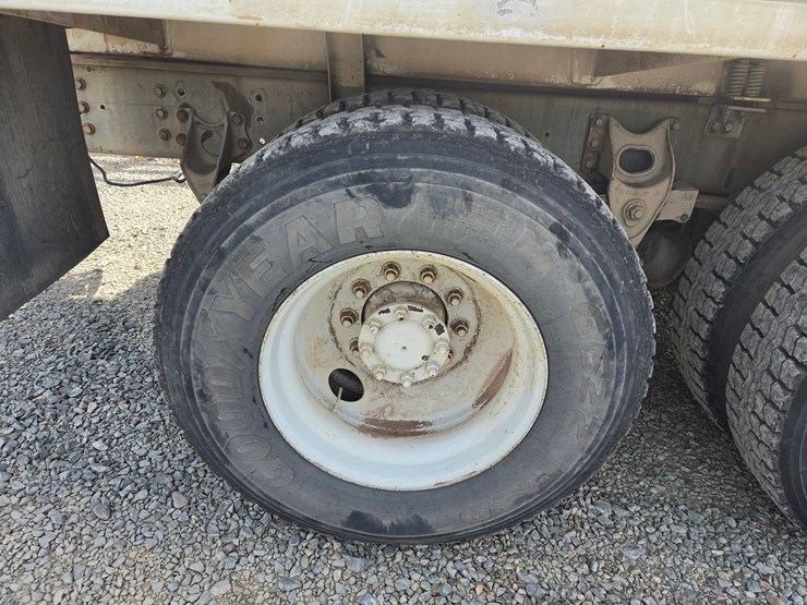2015-international-durastar-4400-image-57
