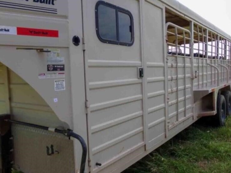 2019-swift-built-stock/horse-trailer-image-16