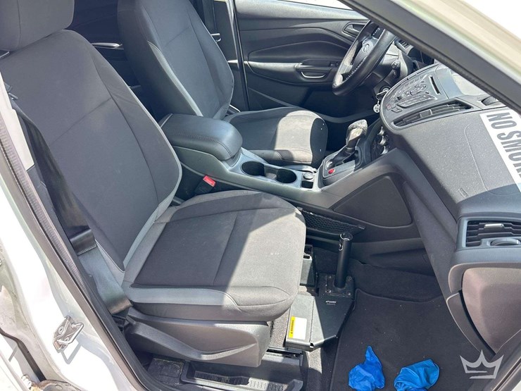 2015-ford-escape-image-16