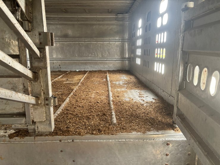 #2150-•-2017-barrett-53'-cattle-semi-trailer-image-57