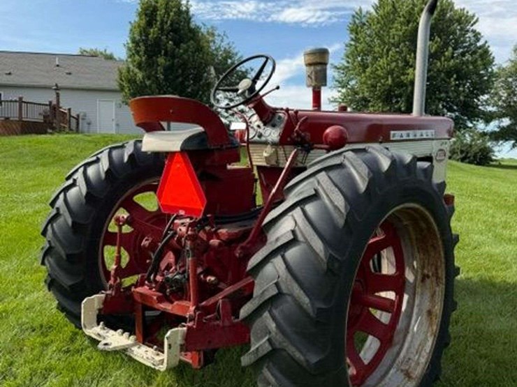 1962-farmall-560-diesel-image-4