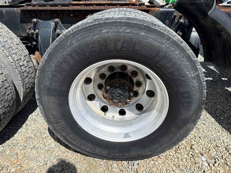 #60944-•-2016-freightliner-125-sleeper-cab-truck-tractor-image-88