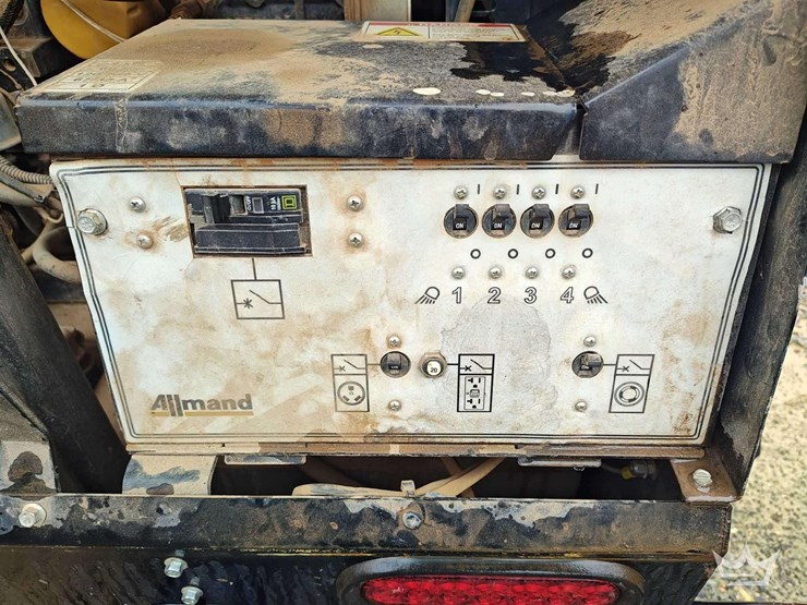 2020-allmand-bros-night-lite-v-series-image-18