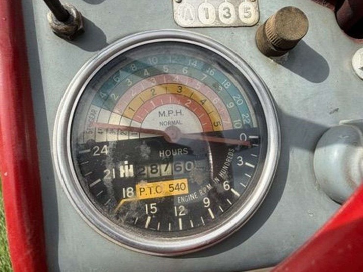 1962-farmall-560-diesel-image-16