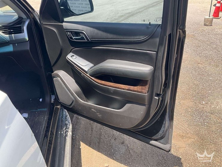 2018-chevrolet-tahoe-image-19