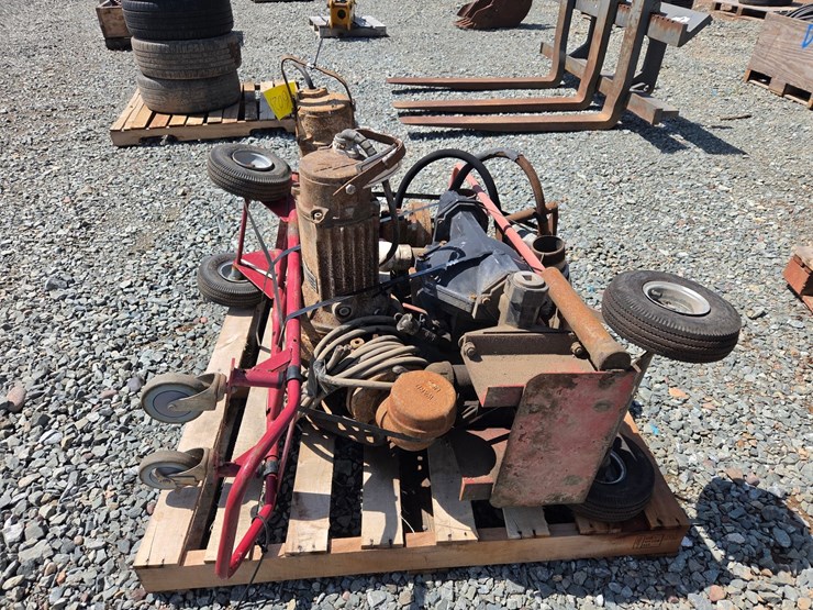 #6023-•-(2)-carts,-(2)-submersible-pumps,-more-image-5
