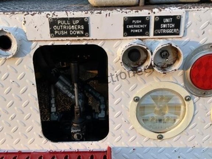2012-ford-f550-image-11